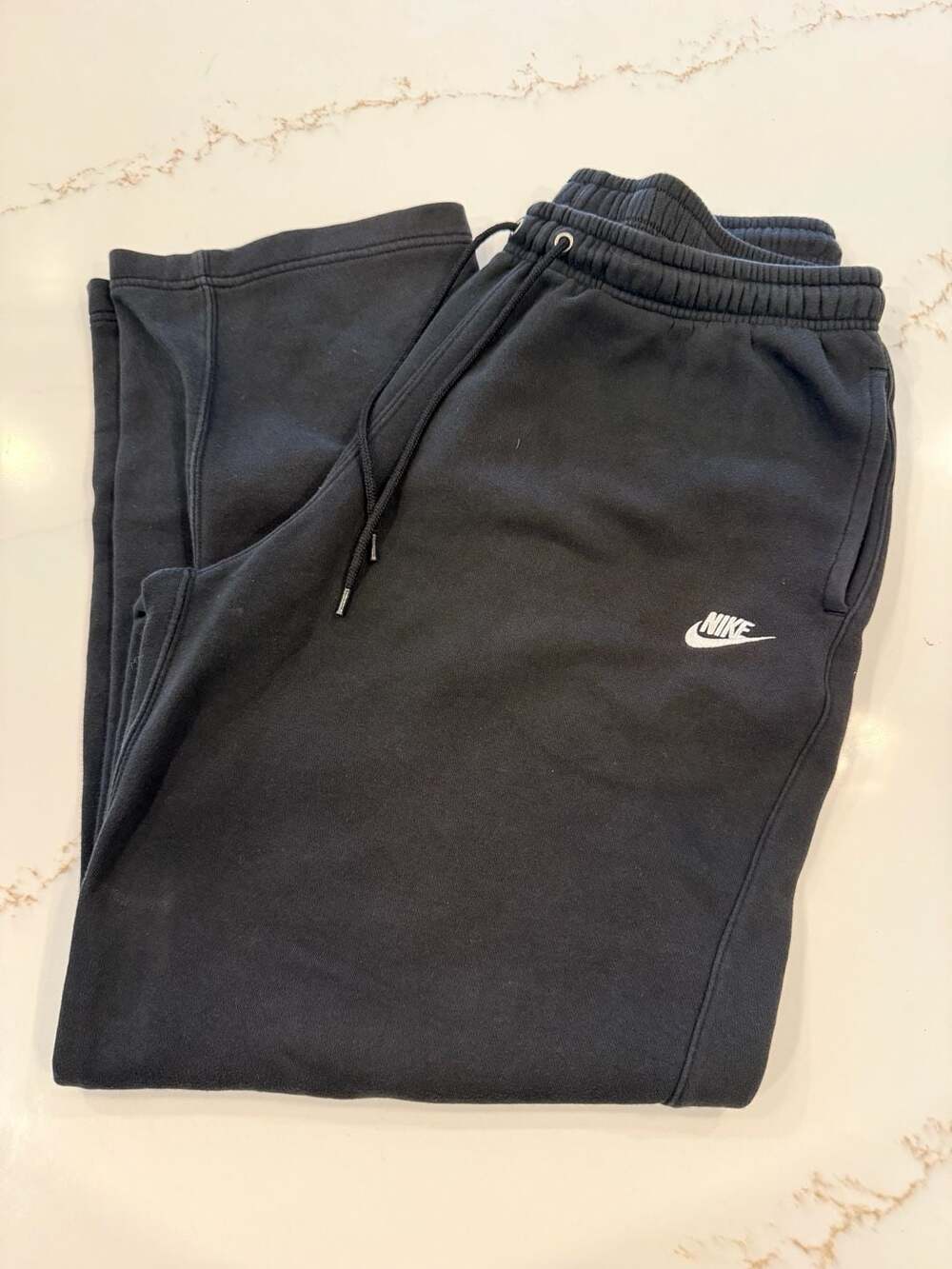 Nike Men's Club Fleece Open Hem Sweatpants in Black L